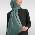 Jazz Sjal Hijab i mörkgrön med mjukt fall Mörkgrön hijab i lätt och luftigt jazz-tyg Elegant jazz hijab mörkgrön för Ramadan