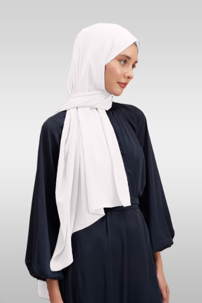 Benilly-Medina-silk-hijab-fargkod-07-4.webp