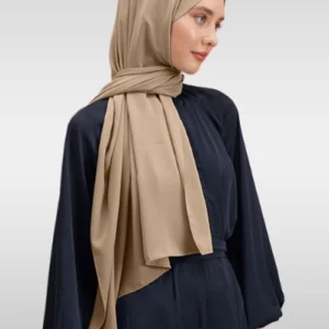Medina Silk Hijab - Mörkbeige - färgkod 13 - Image 3