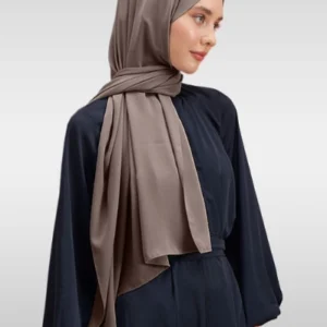 Medina Silk Hijab - Mörk Taupe -Färgkod 21 - Image 4
