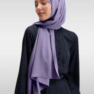 Medina Silk Hijab - Lila -färgkod 26 - Image 3