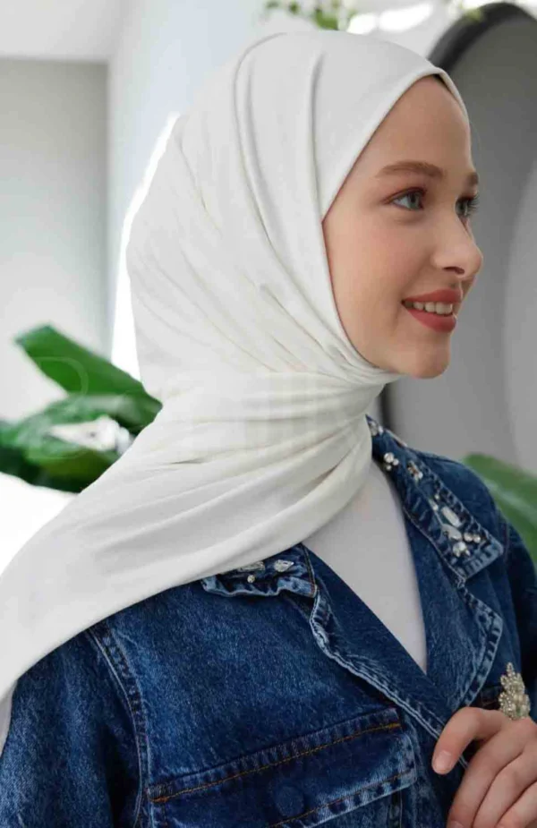 Benilly-Premium-Jersey-Hijab-Cremevit-.webp