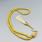 Radband för Tesbih med röda pärlor – elegant och traditionell design Exklusivt radband för Ramadan-böner med hållbara pärlor Tesbih radband från Turkiet – perfekt för dhikr och meditation