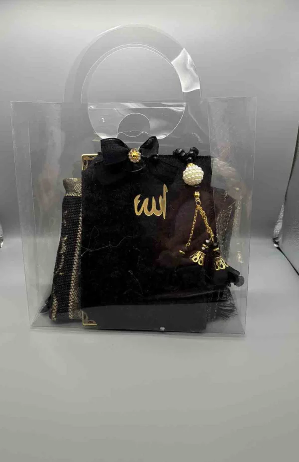 “Ramadan Present set med radband, bönematta och bok” “Elegant presentset för Ramadan och Eid” “Andlig gåva med praktiska och symboliska föremål”