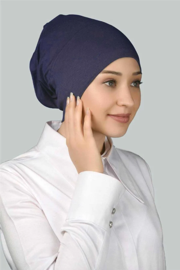 Benilly-Undersjal-bomull-14.webp Öppen-huv underslöja i lila bomull för hijab Lila underslöja med stretch och ventilation Mjuk basunderslöja för vardag och religiösa tillfällen