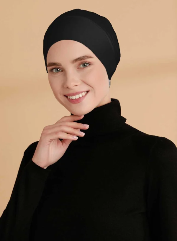 Underslöja elastisk i svart för hijab Svart underslöja i mjukt stretchmaterial Elastisk underslöja som sitter stadigt under hijab