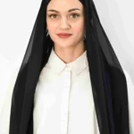 Black chiffon hijab med inbyggd underslöja framifrån Elegant svart hijab i chiffon med polerad drapering Bekväm och praktisk hijab med underslöja för vardag och fest
