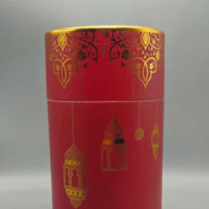 Gåvoset Bönematta och Radband – Bordeaux med elegant design Bönematta i Bordeaux med matchande radband för dhikr Eleganta andliga tillbehör – perfekt gåva till Ramadan eller Eid