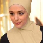Ninja underslöja Beige med halkfri passform Elegant beige underslöja för hijab hela dagen Mjukt och elastiskt basplagg för hijab styling
