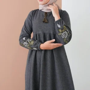 Broderad Vinterklänning - Grå