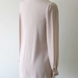 Lång Kråsblus i Mjukt och Hållbart Tyg - Beige - Image 4